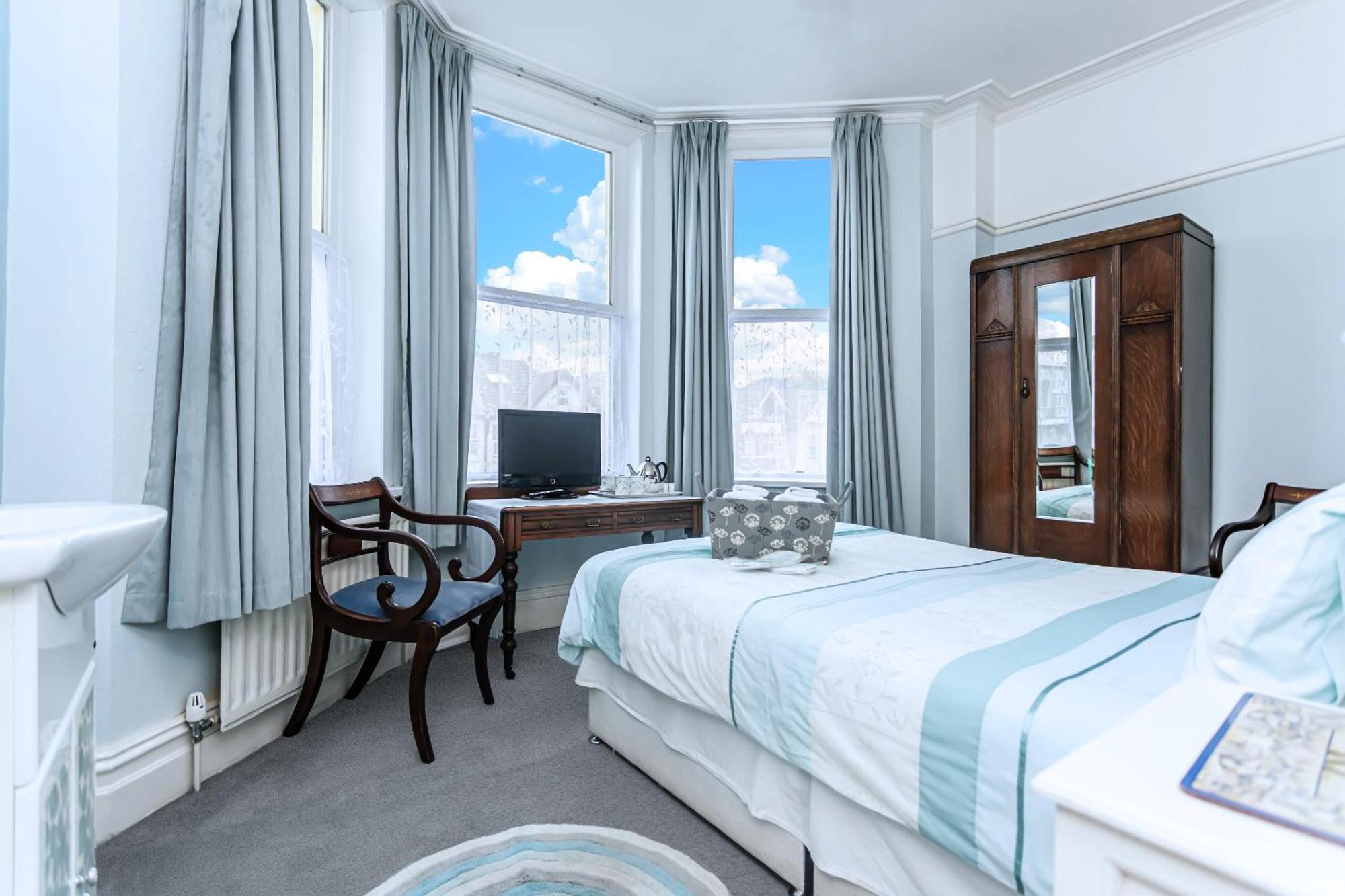 The Ravensbourne Hotel ボーンマス エクステリア 写真